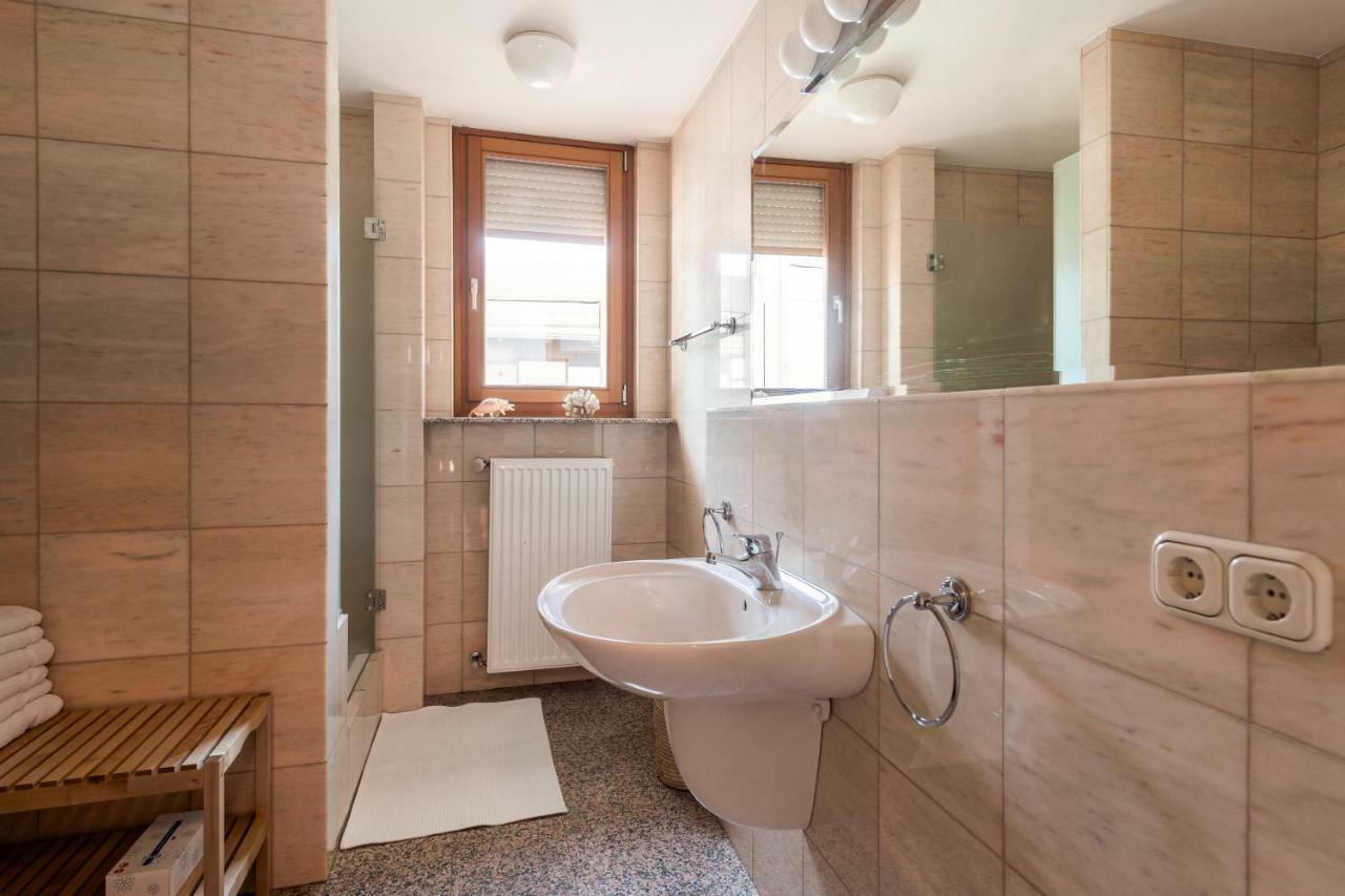 Rozna Dolina Apartment Любляна Экстерьер фото